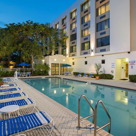 Holiday Inn Express Hotel & Suites Ft. Lauderdale-Plantation By Ihg Exterior foto