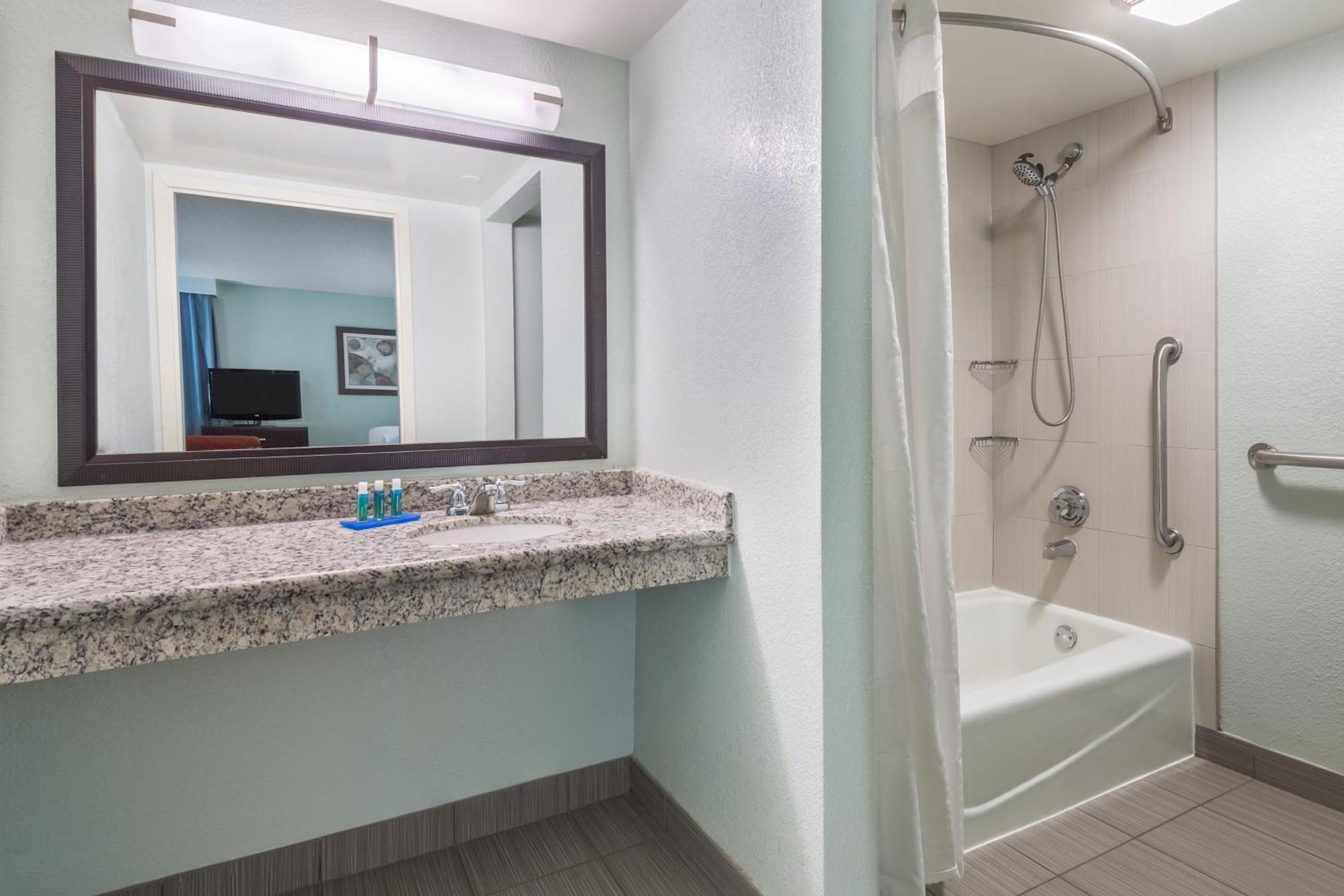 Holiday Inn Express Hotel & Suites Ft. Lauderdale-Plantation By Ihg Exterior foto