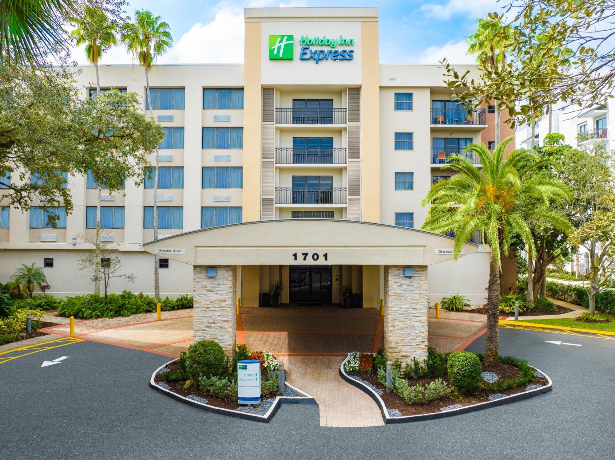 Holiday Inn Express Hotel & Suites Ft. Lauderdale-Plantation By Ihg Exterior foto